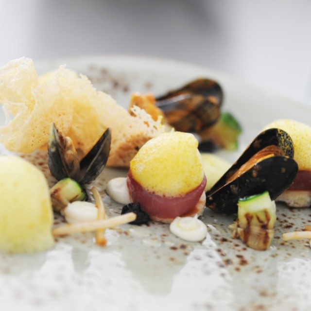 Tuna and mussels with Madras foam.