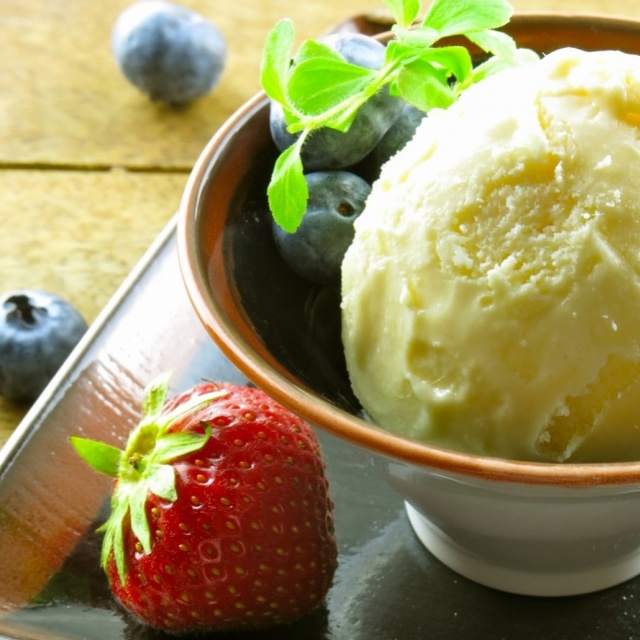 Ginger-cardamom ice-cream