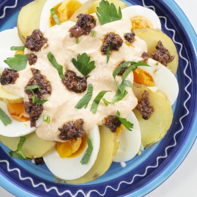 Potato-olive salad from Peru