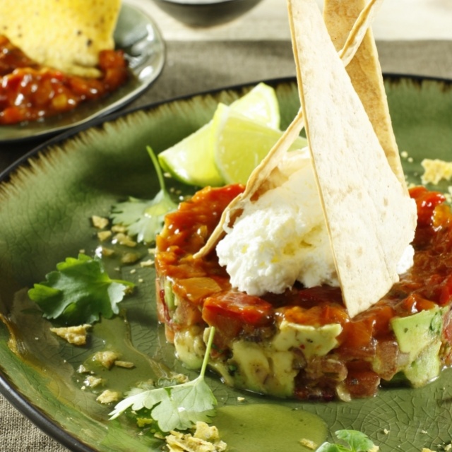 Avocado-Tomaten-Tatar mit Mehltortillas