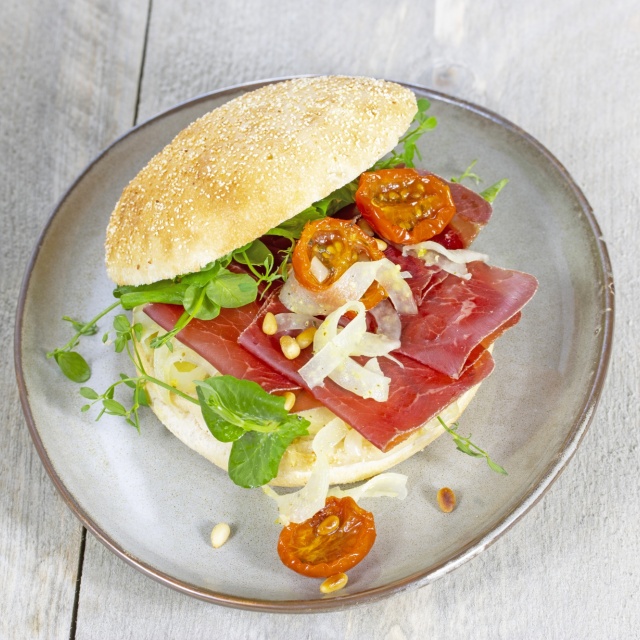 Bierbrood met Bünderfleisch en venkel