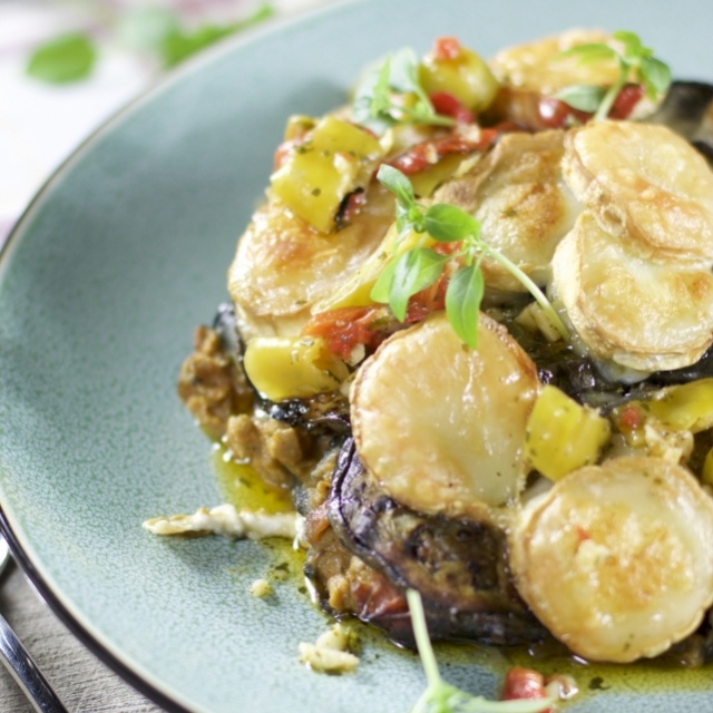 Moussaka au fromage de chèvre et haché végétarien 