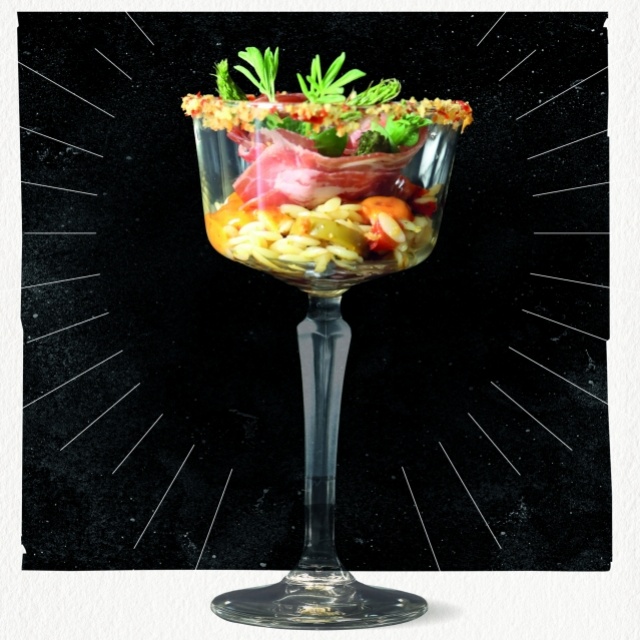Italian summer flower: asparagus and Parma ham with Calabrian chili & bell pepper sauce