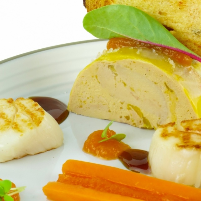 Scallops and goose liver with carrot-ginger jam