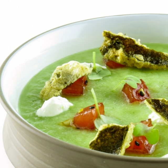 Gurken-Gazpacho mit Thunfisch