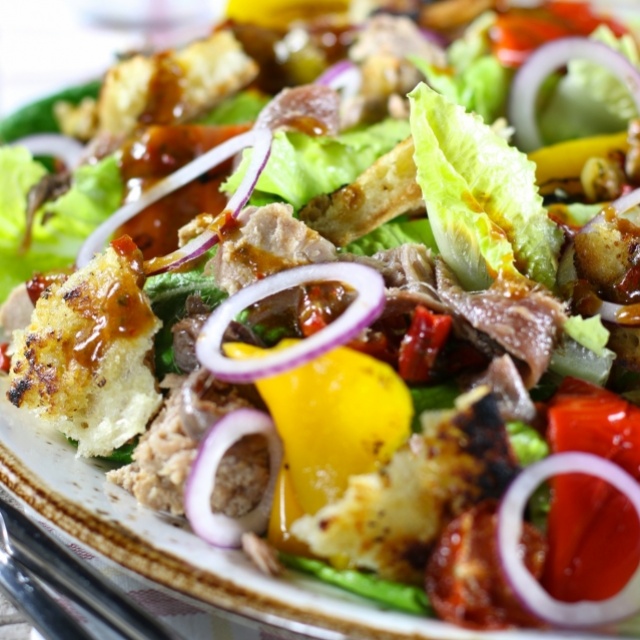 Pittige panzanellasalade