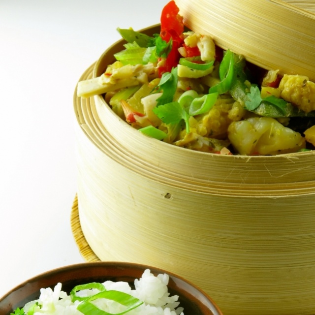 Thai fisherman’s dish with prawns, crab and rice