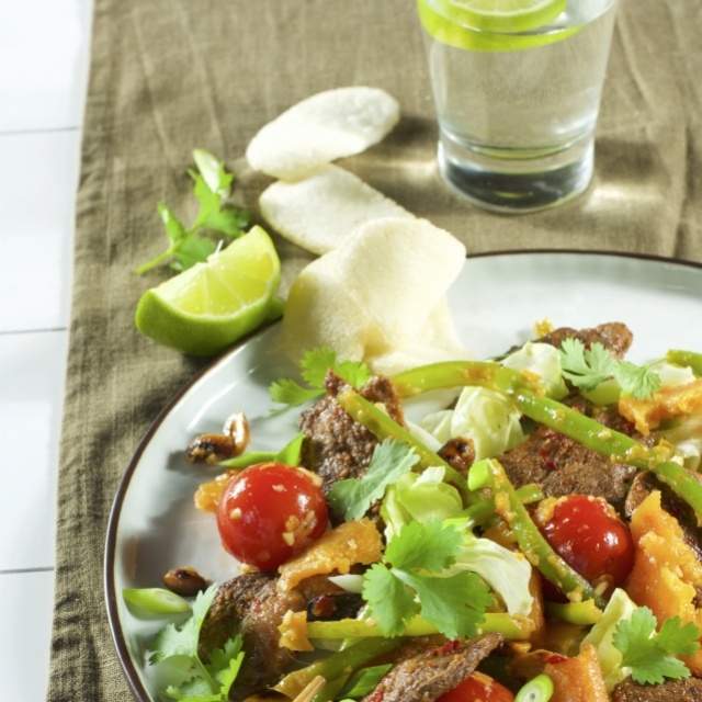 Thaise eendsalade met papaja